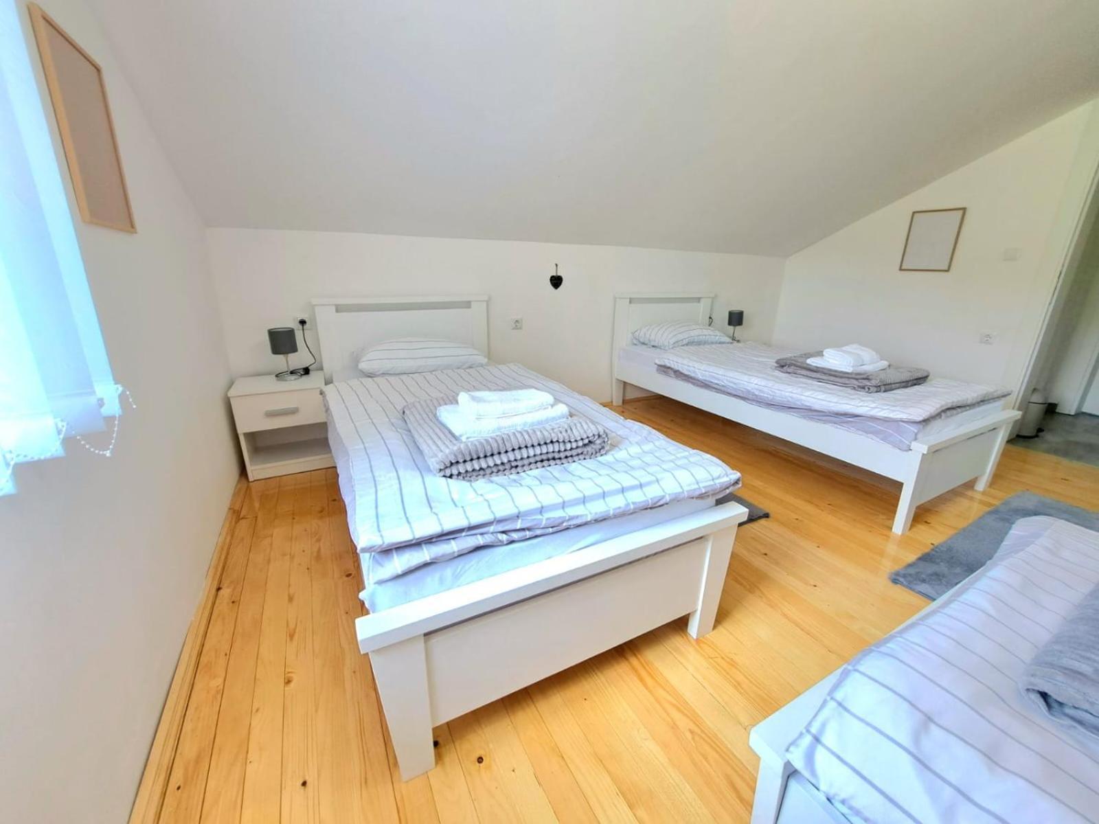 Bed and Breakfast Sobe Zizi Jajce Exteriér fotografie