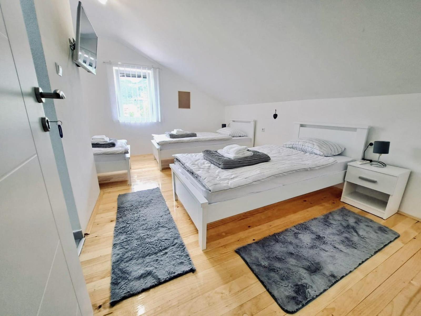 Bed and Breakfast Sobe Zizi Jajce Exteriér fotografie