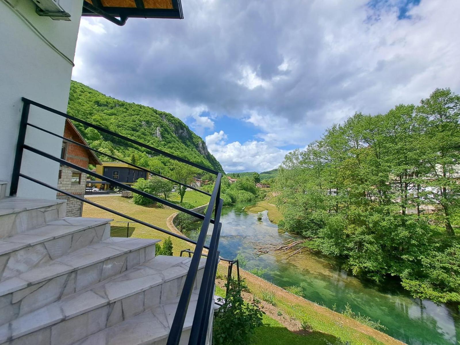 Bed and Breakfast Sobe Zizi Jajce Exteriér fotografie
