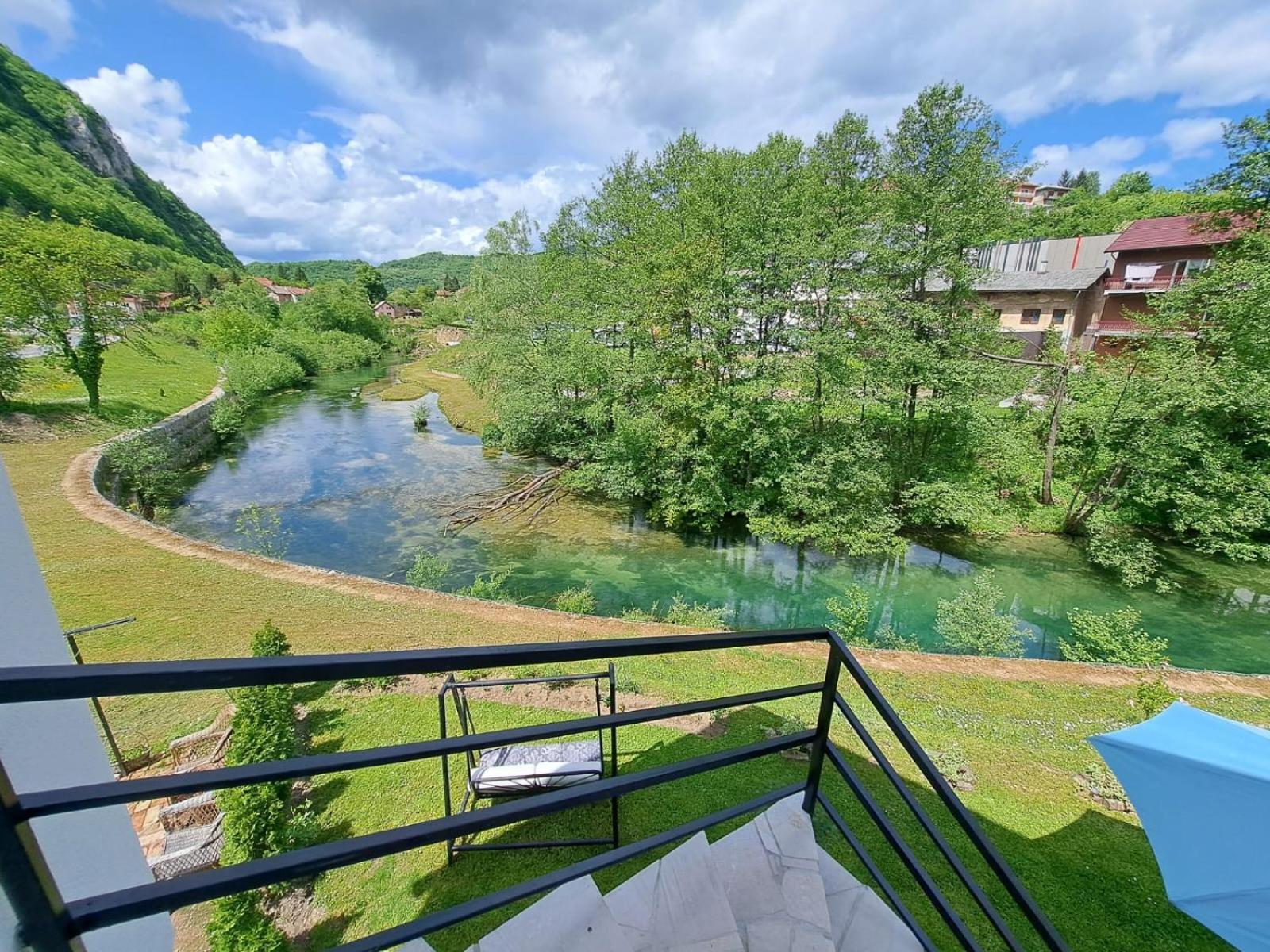 Bed and Breakfast Sobe Zizi Jajce Exteriér fotografie