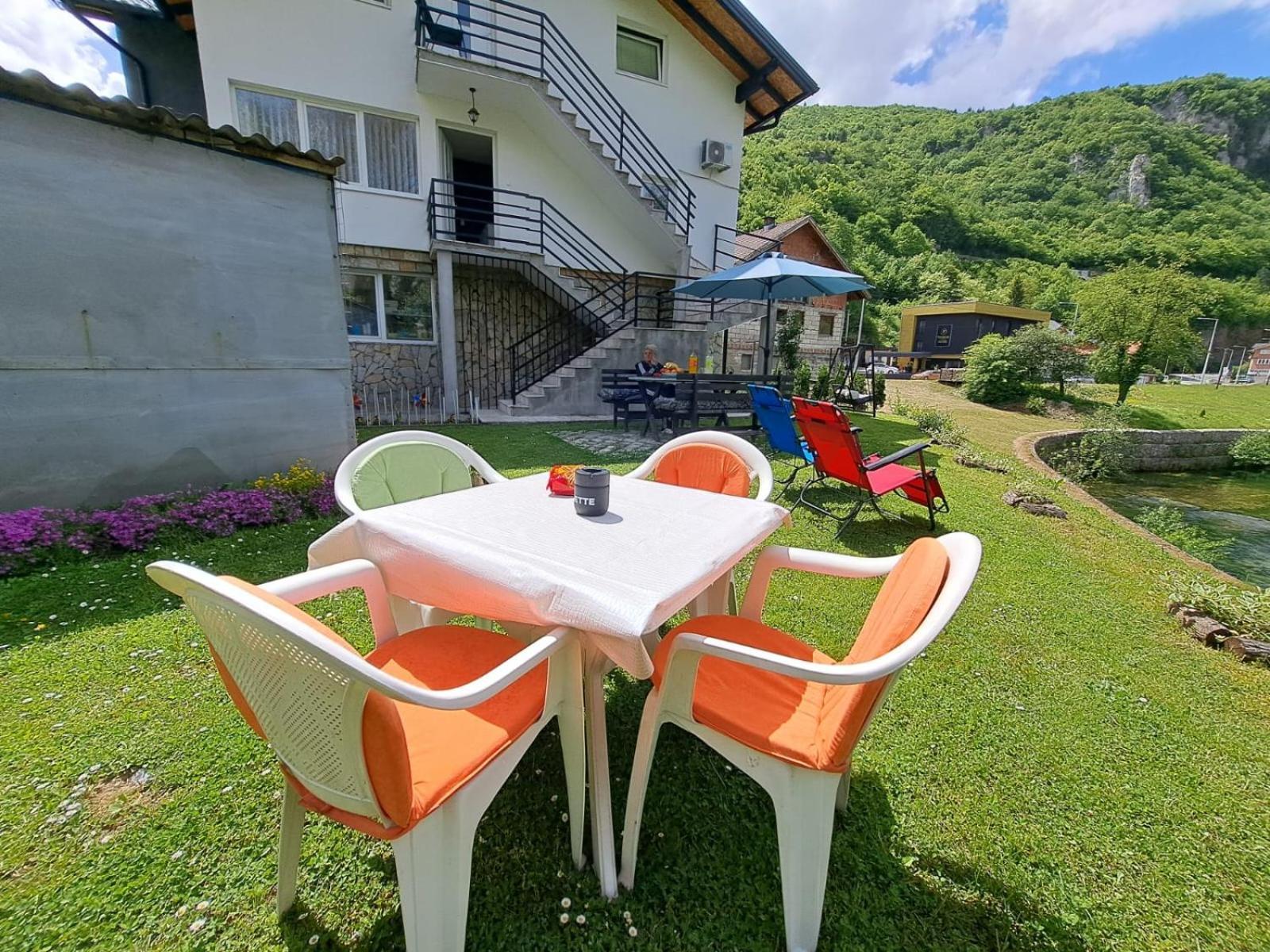 Bed and Breakfast Sobe Zizi Jajce Exteriér fotografie