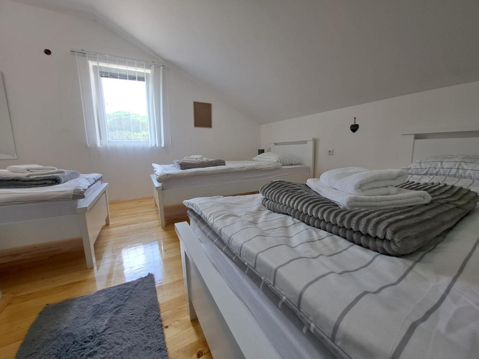 Bed and Breakfast Sobe Zizi Jajce Exteriér fotografie