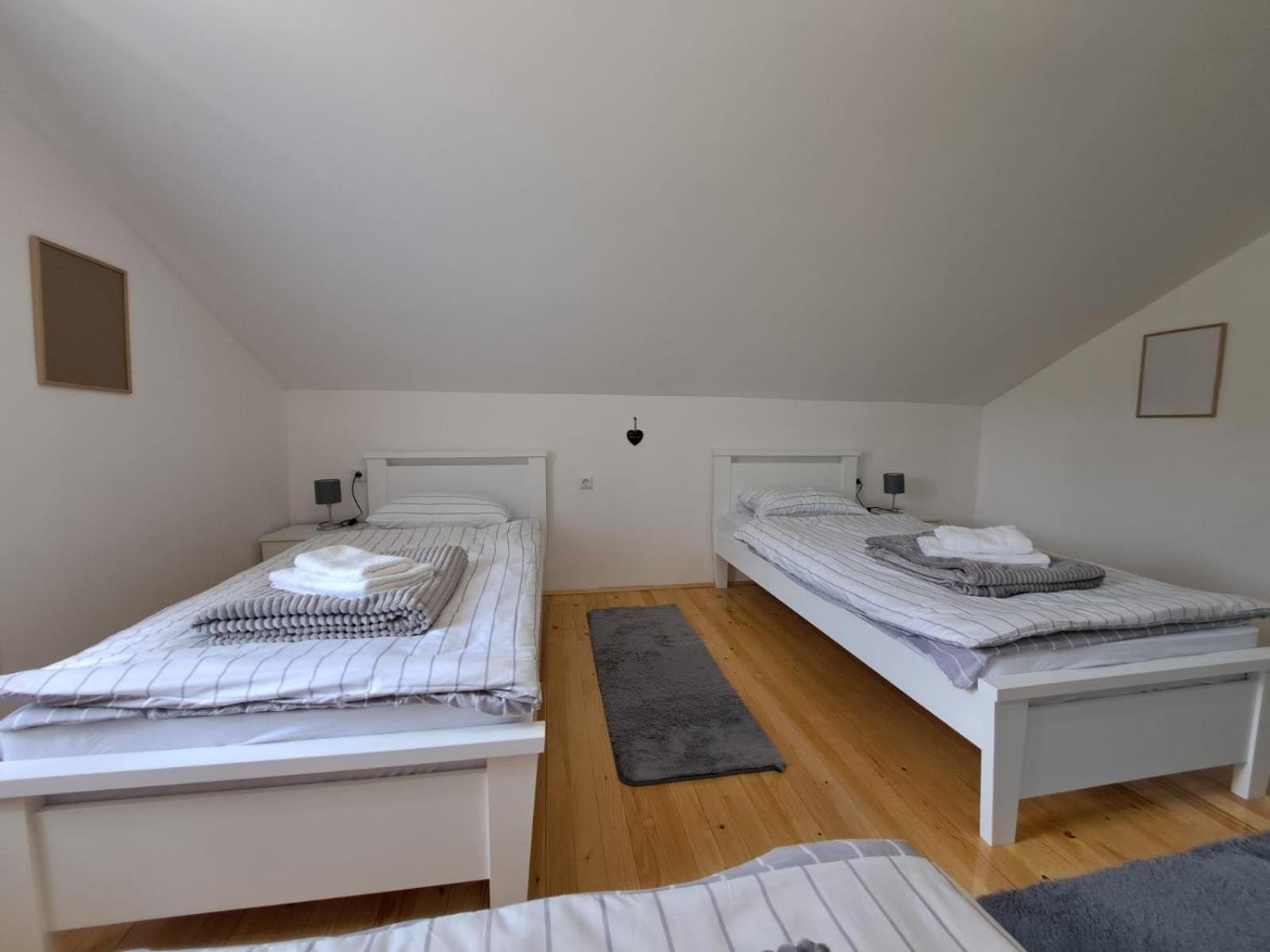 Bed and Breakfast Sobe Zizi Jajce Exteriér fotografie