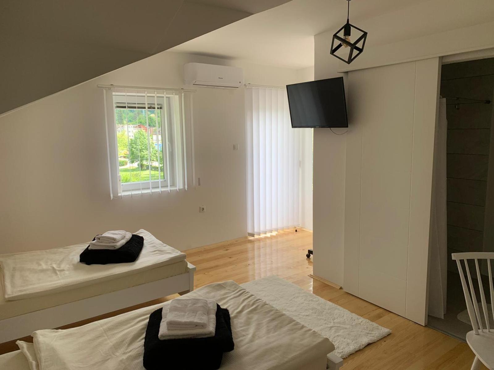 Bed and Breakfast Sobe Zizi Jajce Exteriér fotografie