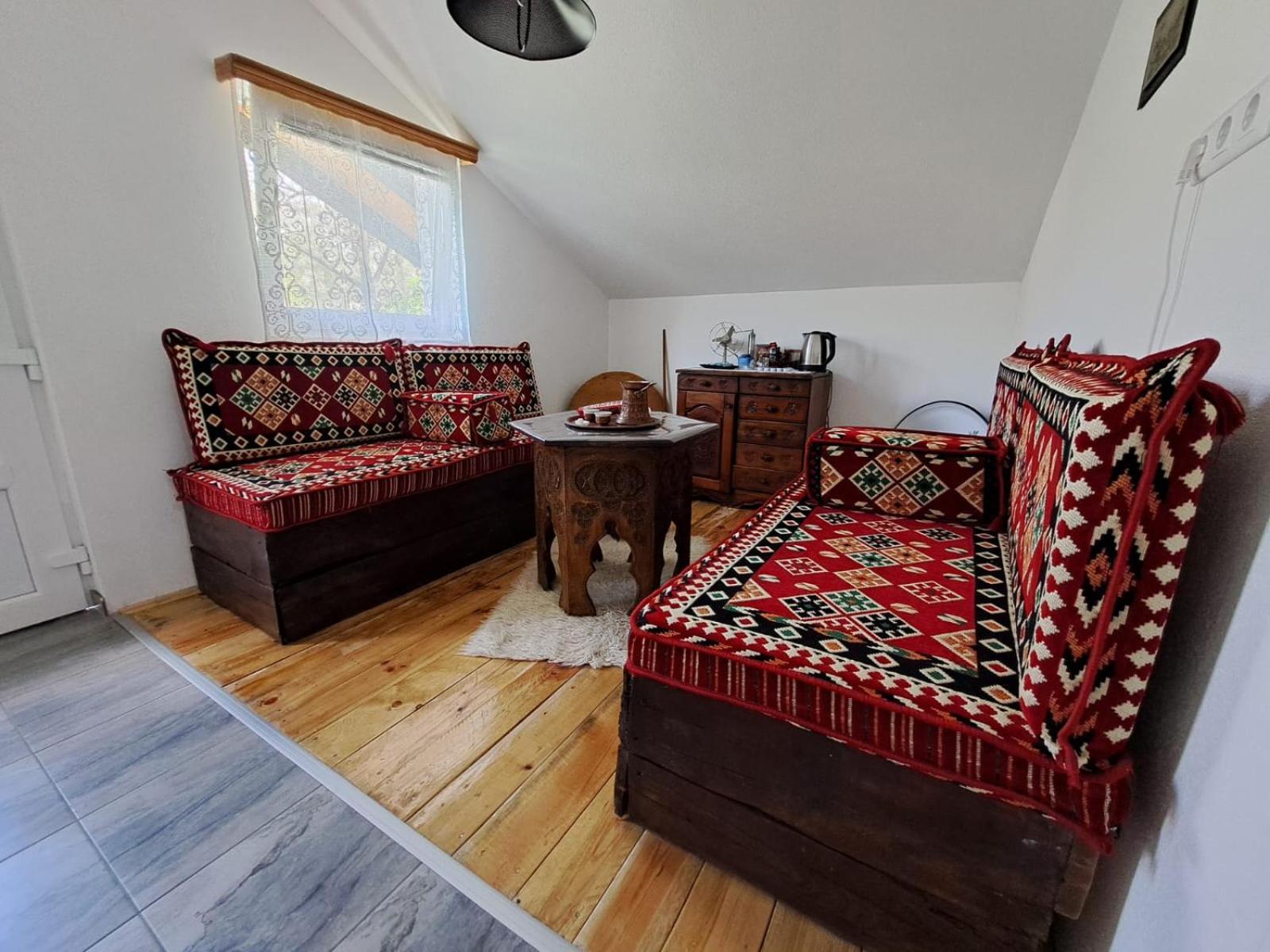 Bed and Breakfast Sobe Zizi Jajce Exteriér fotografie
