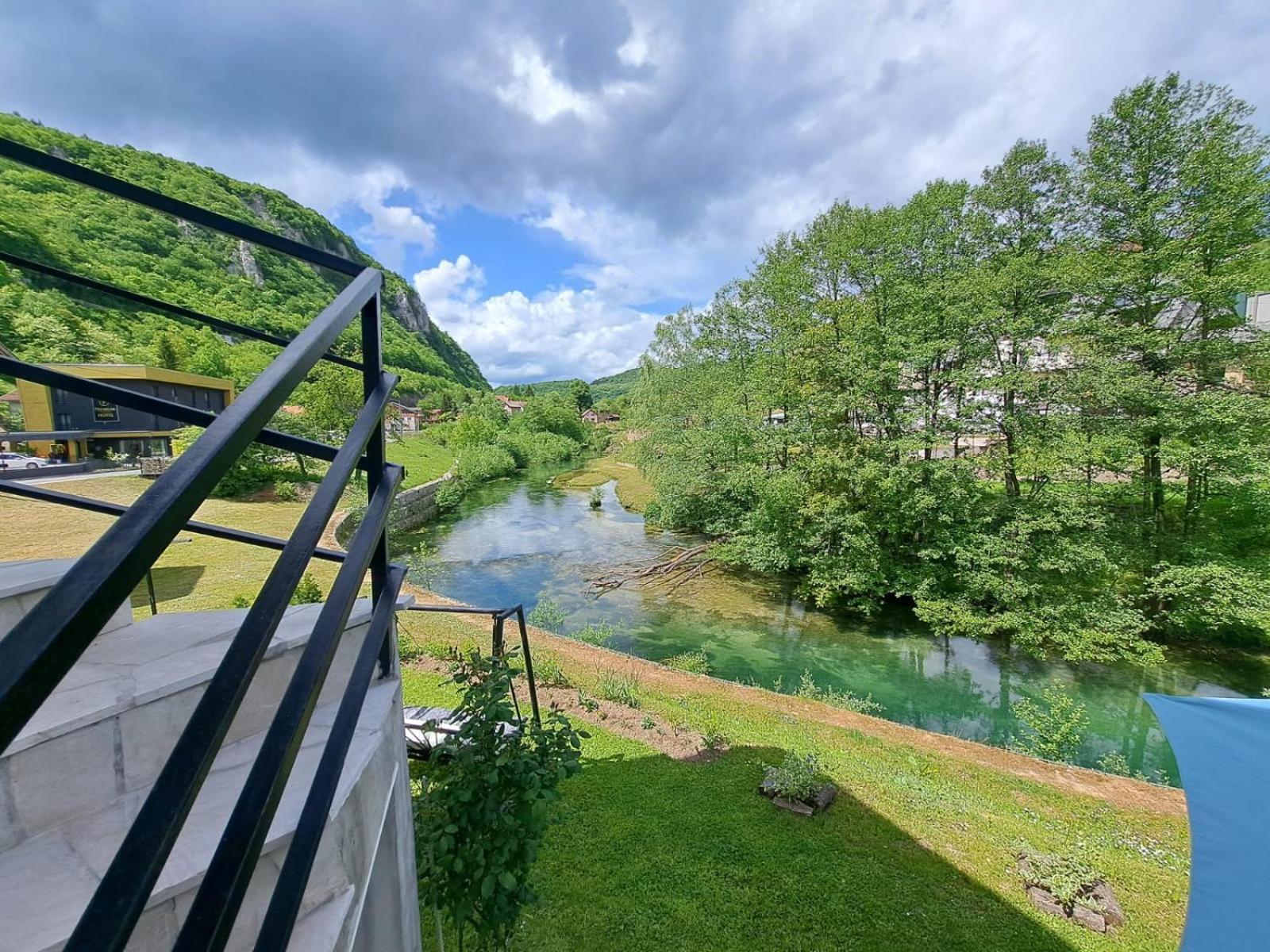 Bed and Breakfast Sobe Zizi Jajce Exteriér fotografie
